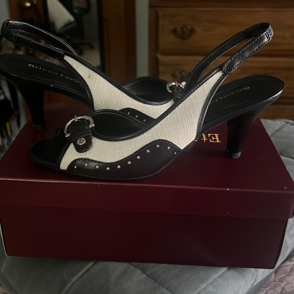 Brand new never worn heels